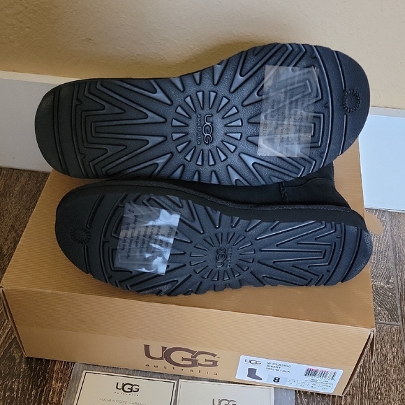 UGG Classic Black Winter Boots - Picture 6 of 16